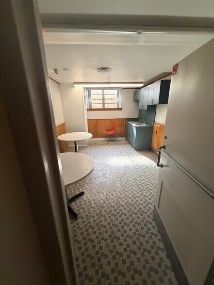 More Photos Of 1575 Brunswick Ave, Lawrence Township Cumberland Bank For Lease