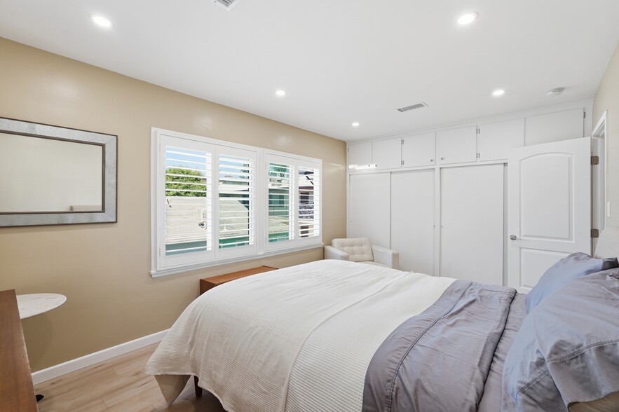 More Photos Of 5236 Bellingham Ave, Valley Village Apartments For Sale