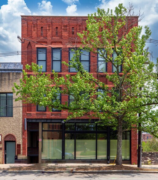 Primary Photo Of 18 Church St, Asheville Hotel For Sale