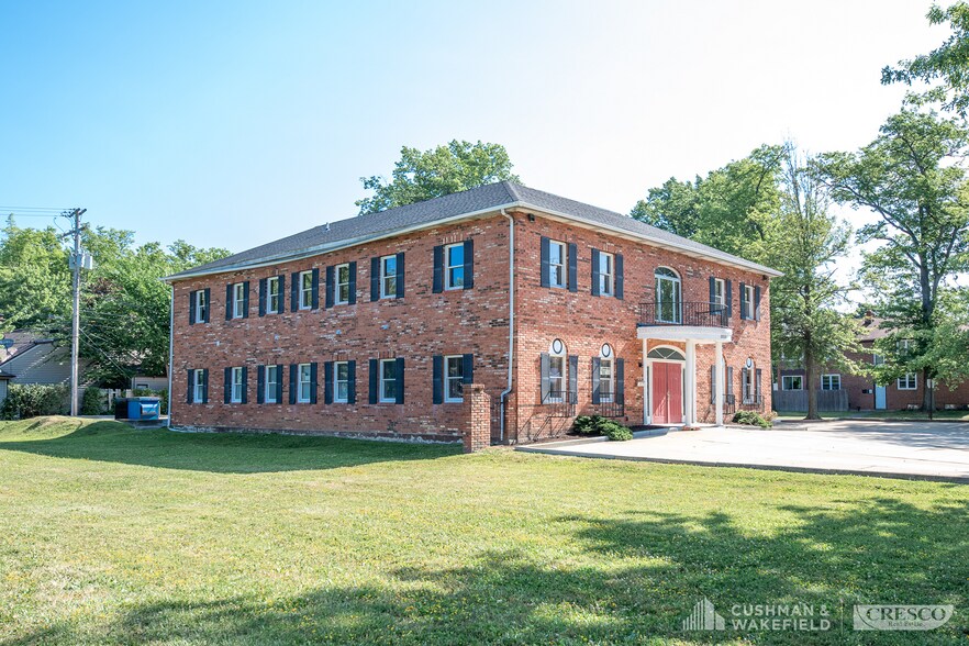 More Photos Of 5555 Mayfield Rd, Cleveland Office For Sale