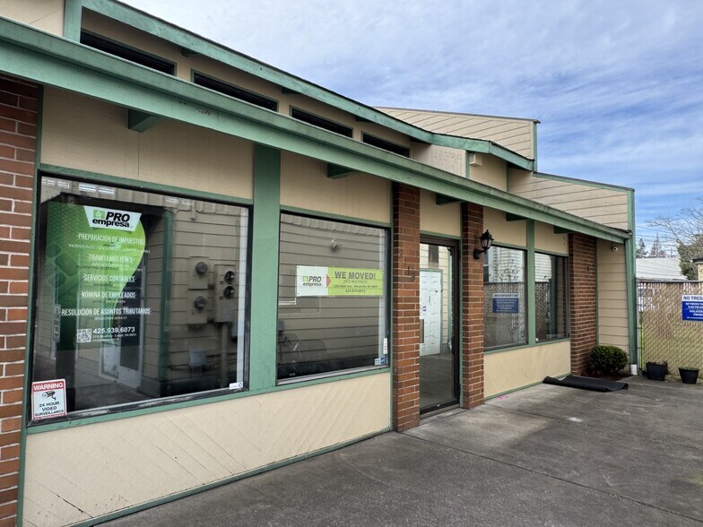 Primary Photo Of 2120 Broadway, Everett Freestanding For Lease