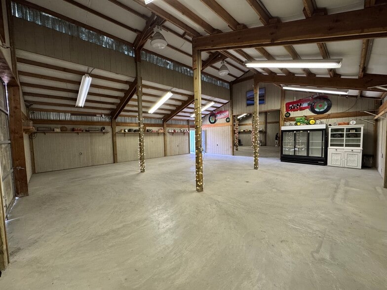 More Photos Of 14285 Laconner Whitney rd, Mount Vernon General Retail For Lease