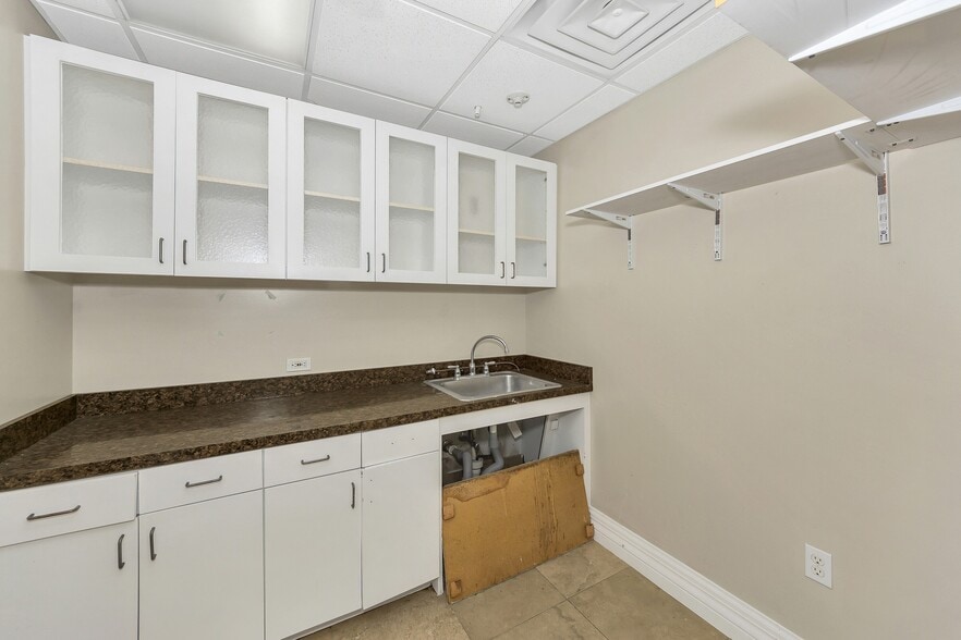 More Photos Of 2628 Matlock Rd, Arlington Medical For Sale