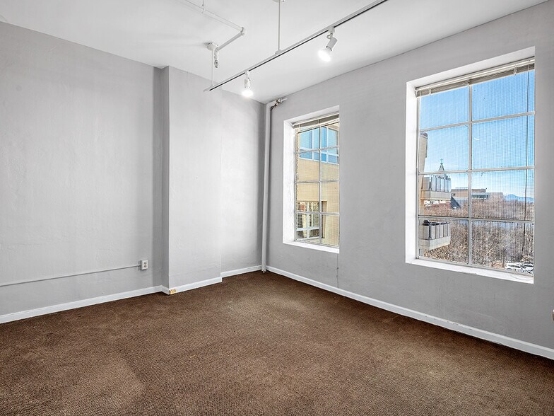 More Photos Of 9 SW Pack Sq, Asheville Office For Lease