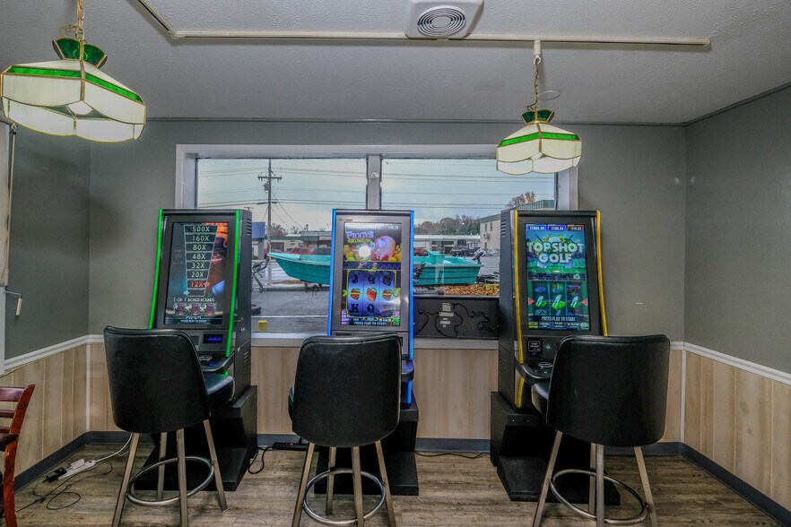 More Photos Of 865 John Marshall Hwy, Front Royal Restaurant For Sale