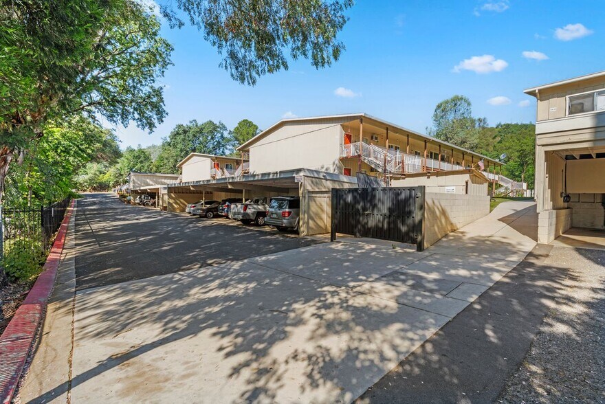 More Photos Of 311 Fairview Ln, Sonora Apartments For Sale