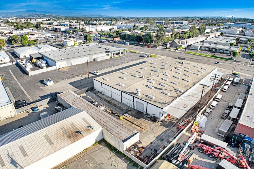More Photos Of 1005 E Orangethorpe Ave, Anaheim Warehouse For Sale