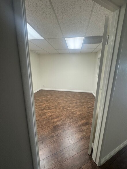 More Photos Of 2505 Foothill Blvd, La Crescenta Office For Lease