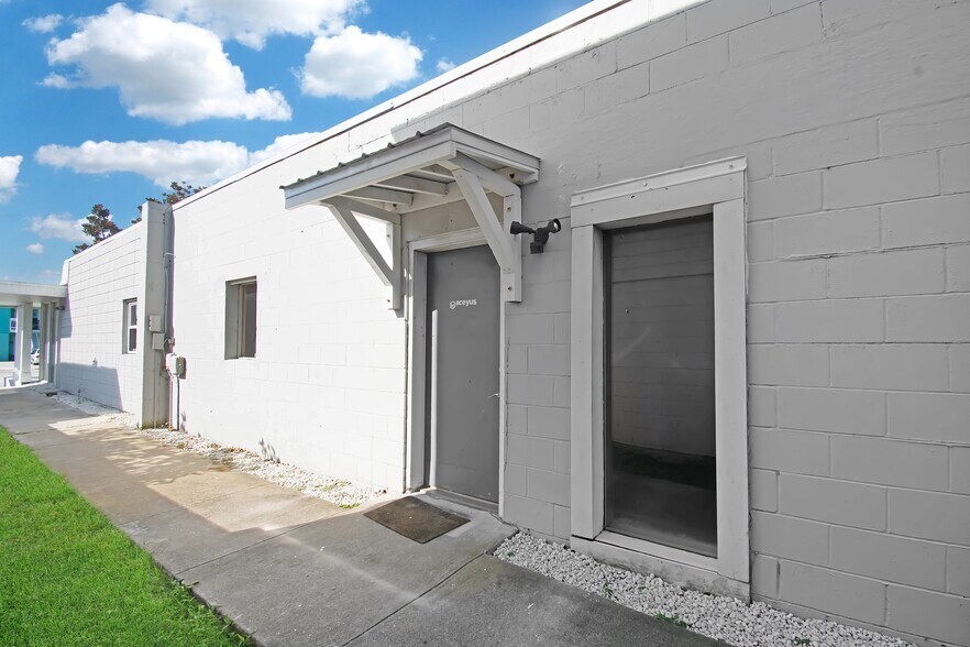 More Photos Of 315 11th Ave N, Jacksonville Beach Medical For Lease