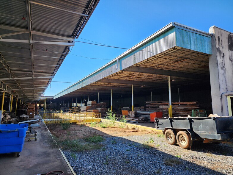 More Photos Of 866 River Rd, Valley Manufacturing For Sale