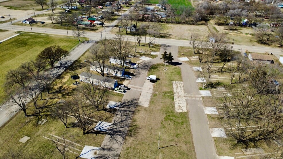 More Photos Of 210 12th St, Clay Center Land For Sale