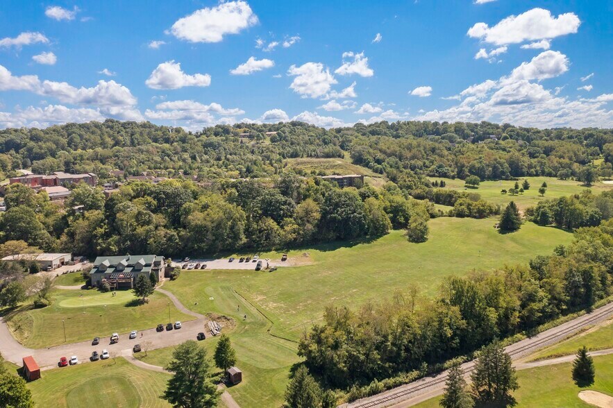 More Photos Of 2652 Hidden Valley Rd, Pittsburgh Medical For Sale