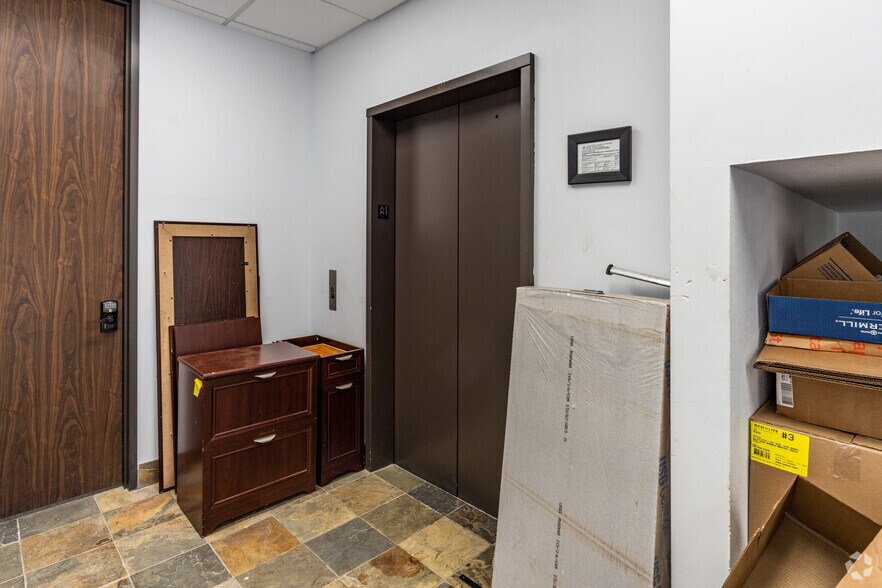 More Photos Of 17510 Red Oak Dr, Houston Office For Sale