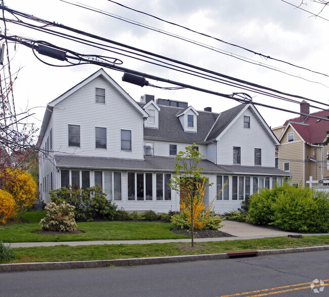 More Photos Of 125 Mason St, Greenwich Office For Lease