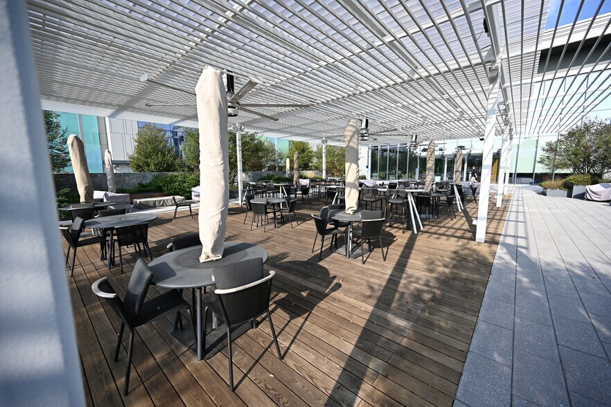 More Photos Of 8800 Technology Forest Pl, The Woodlands Unknown For Lease