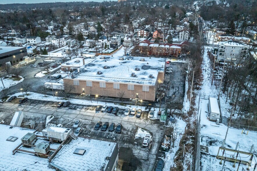 More Photos Of 100 Leyland Dr, Leonia Warehouse For Lease