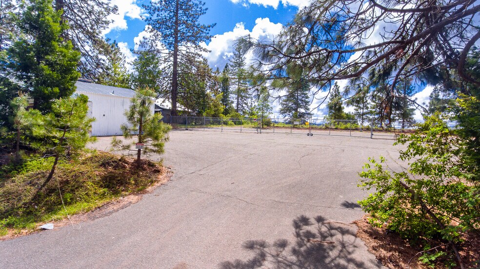 More Photos Of 5060 Pony Express Trl, Camino Industrial For Sale
