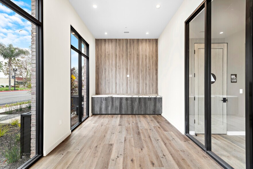 More Photos Of 752 W 19th St, Costa Mesa Loft Creative Space For Lease