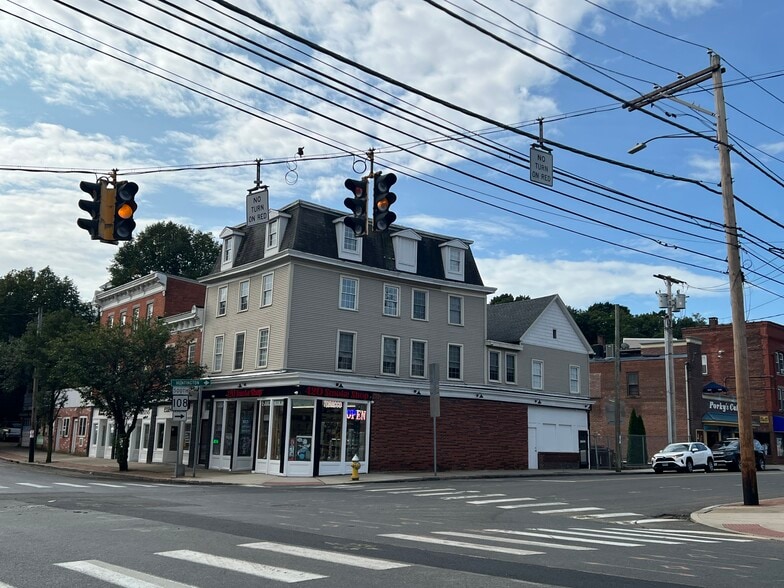 More Photos Of 410-421 Howe Ave, Shelton Apartments For Sale