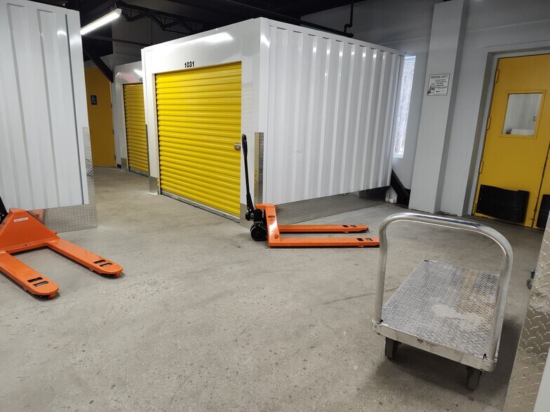 More Photos Of 250 Turnpike Rd, Southborough Office For Lease