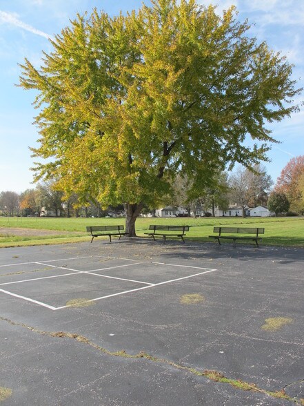 More Photos Of 1901 Mascoutah Ave, Belleville Schools For Lease
