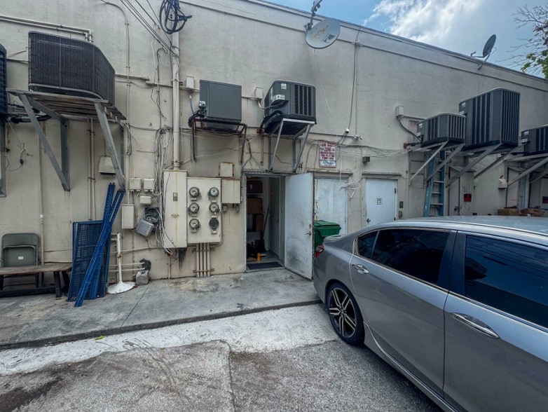 More Photos Of 419 Duval St, Key West Storefront For Lease