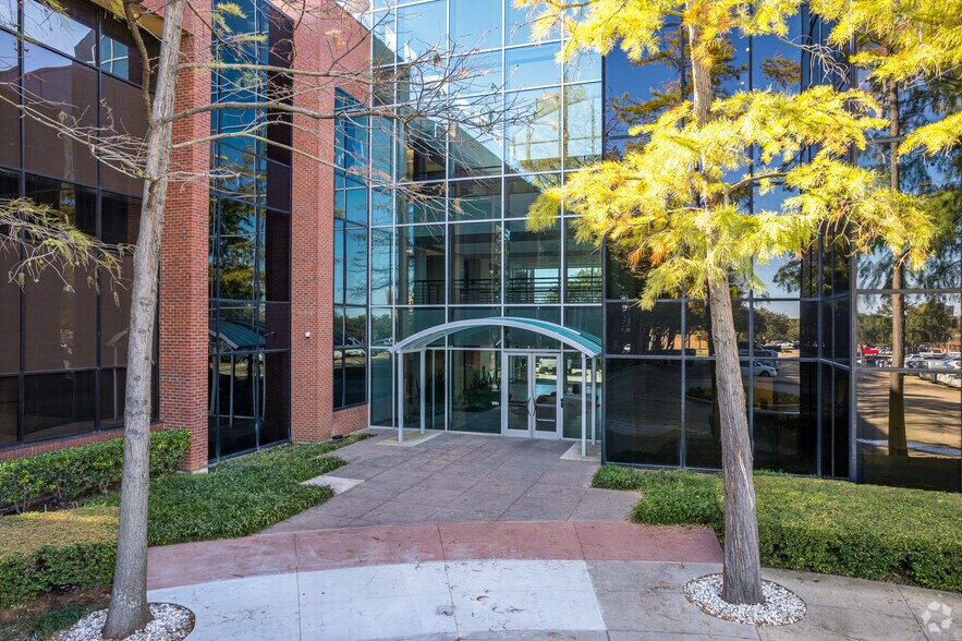 More Photos Of 1701 N Collins Blvd, Richardson Office For Lease