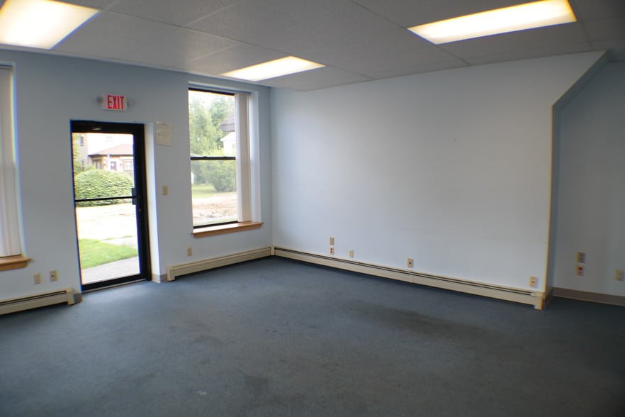 More Photos Of 117-123 Mill St, Orono Office Residential For Sale