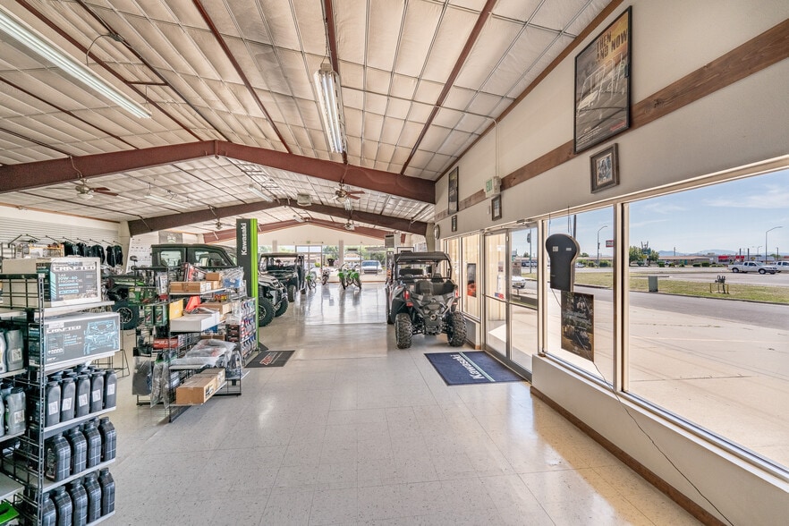 More Photos Of 1190 S 2nd St, Raton General Retail For Sale