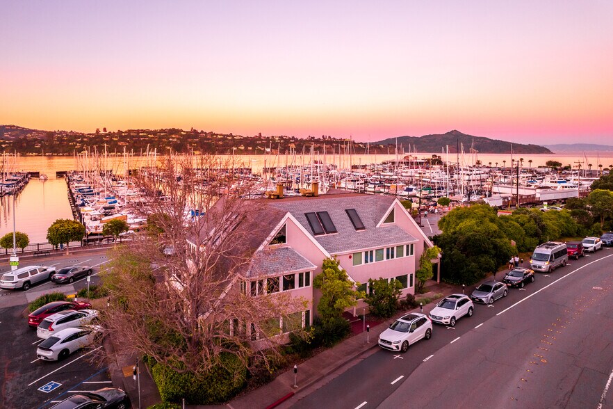 More Photos Of 900 Bridgeway, Sausalito Medical For Sale