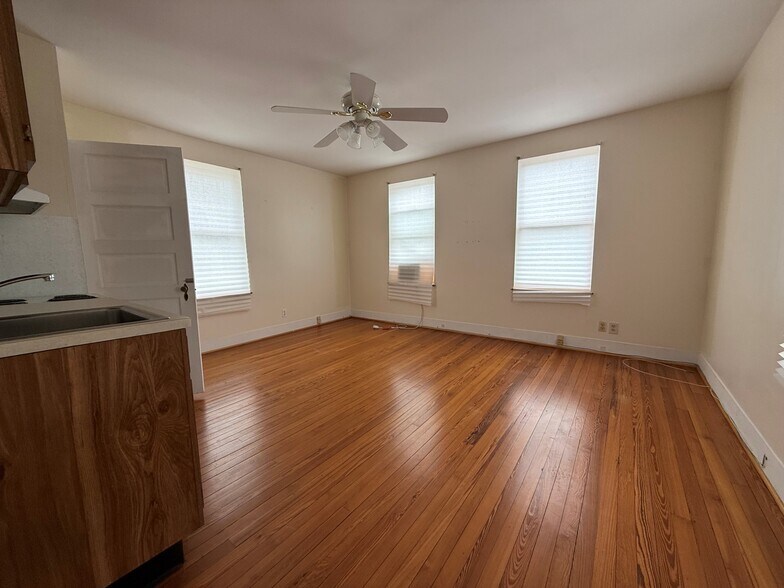 More Photos Of 635 Main St, Reisterstown Office For Sale