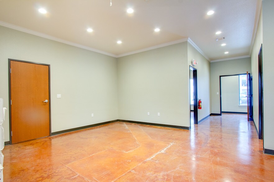 More Photos Of 2115 Stephens Pl, New Braunfels Medical For Lease