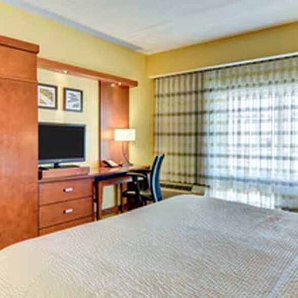 More Photos Of 30 Shaner Dr, Bridgeport Hotel For Sale