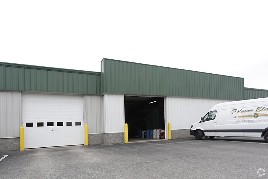More Photos Of 2 Lincoln Ave, Scarborough Warehouse For Sale