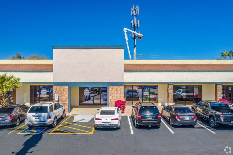 More Photos Of 1050 W Chandler Blvd, Chandler Storefront For Lease