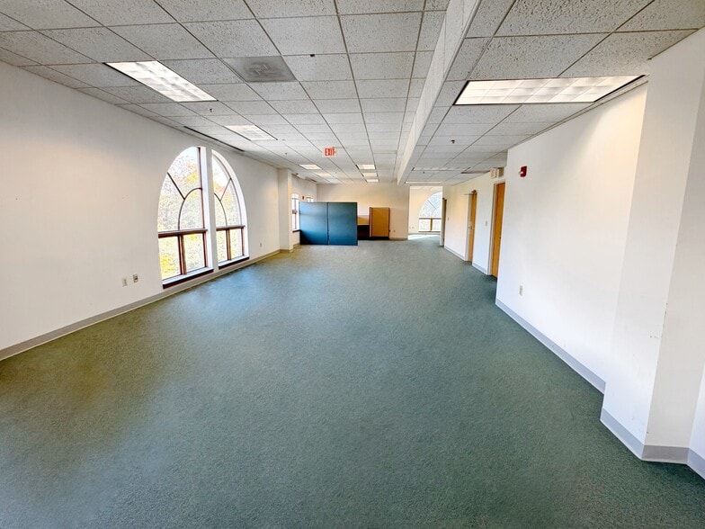 More Photos Of 8609 Sudley Rd, Manassas Medical For Sale