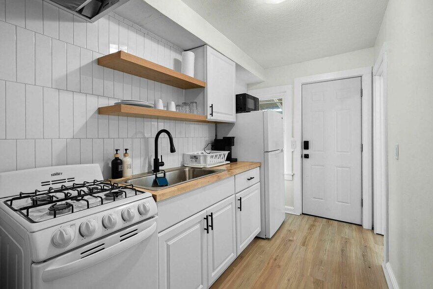 More Photos Of 101 Pennsylvania Ave, Binghamton Apartments For Sale