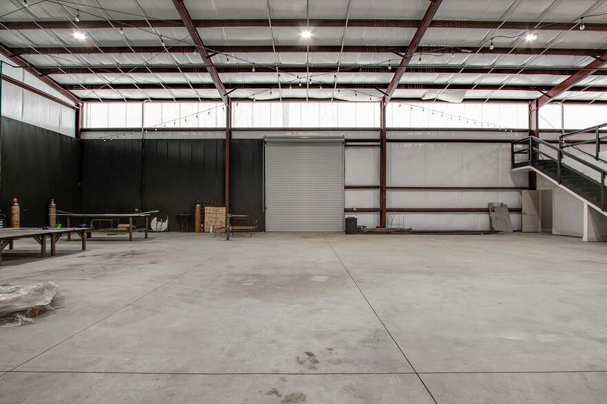 More Photos Of 145 US-70, Lenoir City Flex For Lease