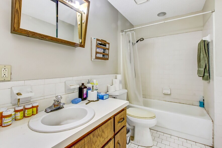 More Photos Of 516 Ash St, Fernandina Beach Freestanding For Sale