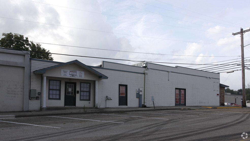 More Photos Of 142 West Ave, Crossville Medical For Sale