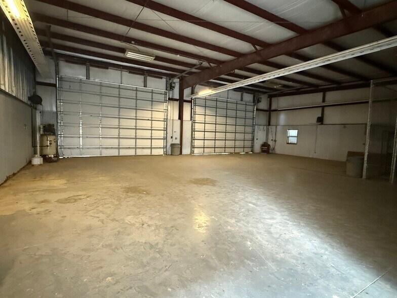 More Photos Of 3365 Sligo Rd, Haughton Office For Lease