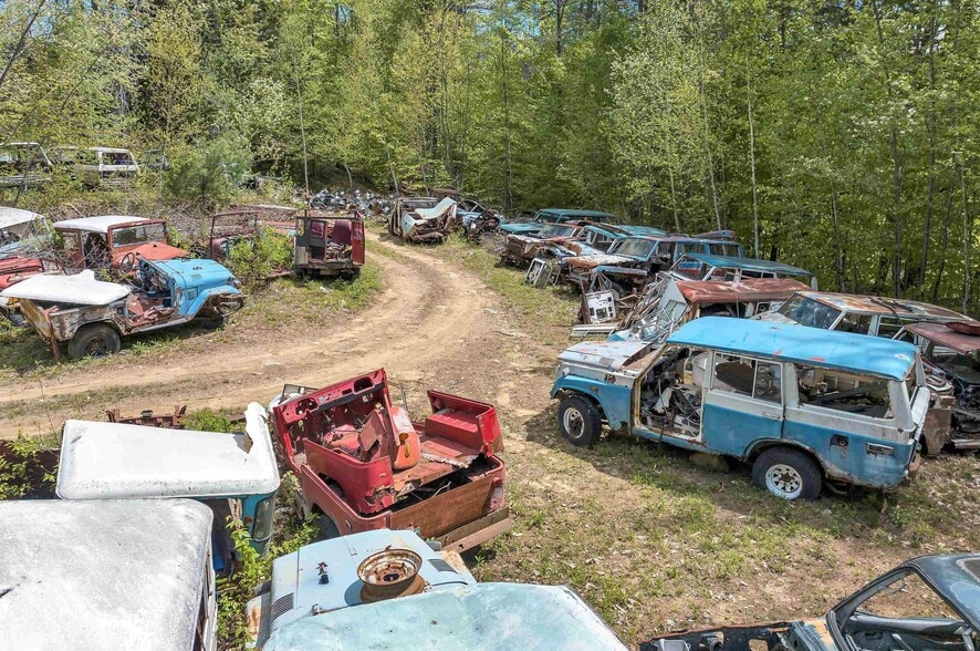 More Photos Of 12 Land Cruiser Dr, Sullivan Distribution For Sale