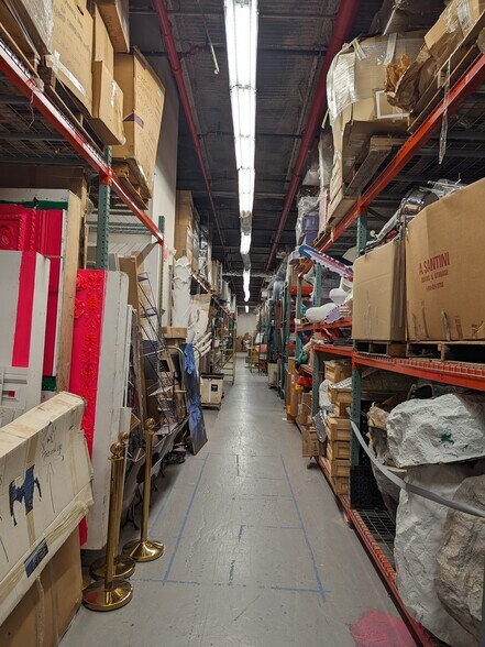 More Photos Of 39-34 43rd St, Long Island City Warehouse For Lease