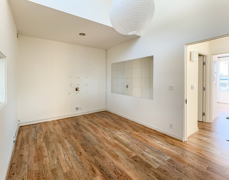 More Photos Of 106-108 W Channel Rd, Santa Monica Storefront Retail Office For Lease