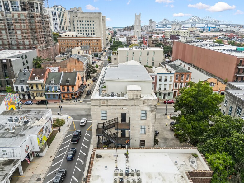 More Photos Of 703 Carondelet St, New Orleans Apartments For Sale