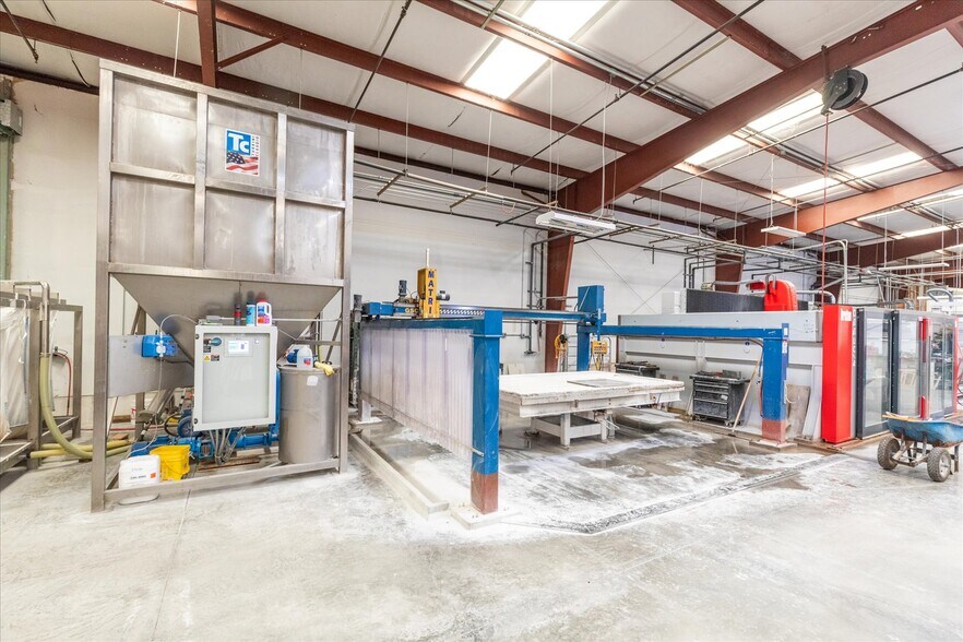 More Photos Of 325 Santa Bella, Paso Robles Warehouse For Lease