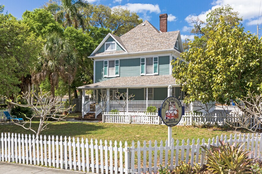 More Photos Of 304 15th St W, Bradenton Hospitality For Sale