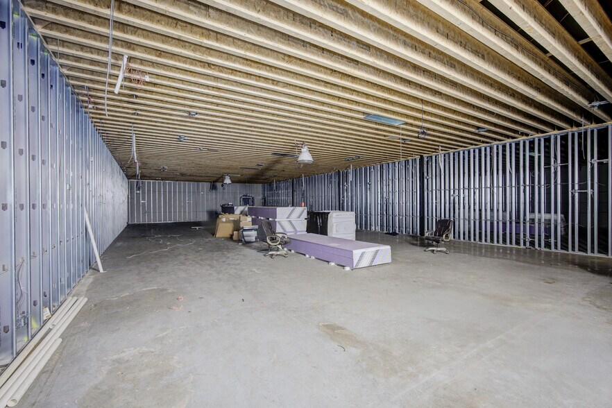 More Photos Of 6400 E Nevada Ave, Detroit Warehouse For Sale