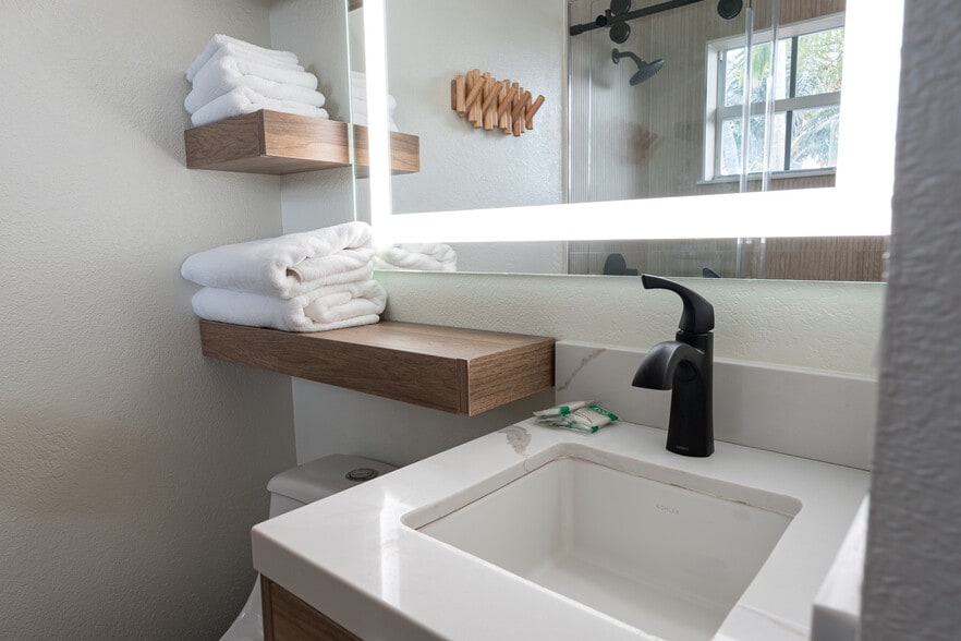 More Photos Of 2502 Tamarind Dr, Hutchinson Island Hotel For Sale