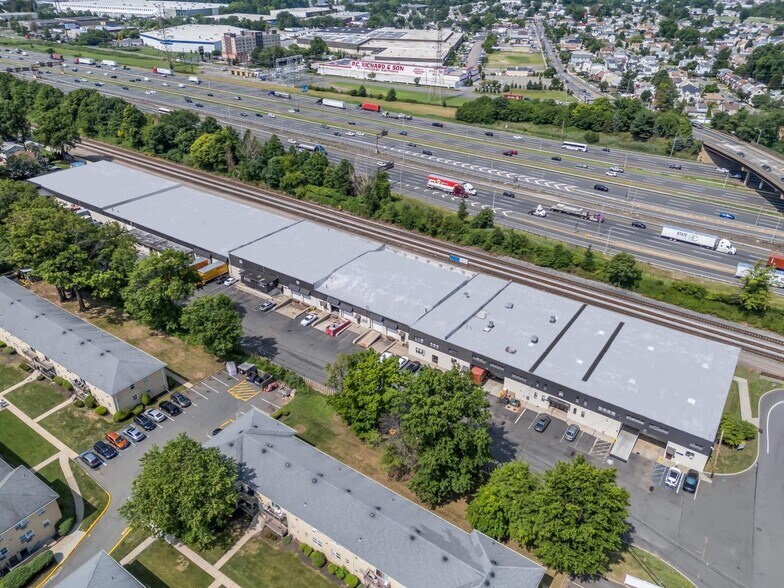 More Photos Of 1001 Roosevelt Ave, Carteret Warehouse For Lease